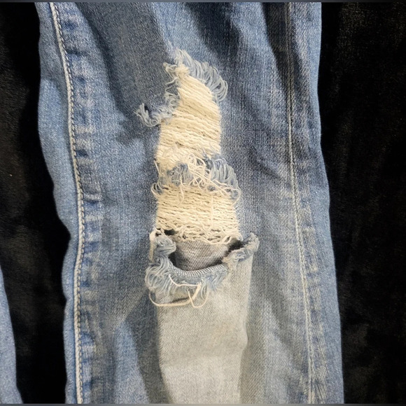 KanCan - Distressed, Frayed Ankle Jeans - Size 7/27 - Light Wash - Picture 6 of 11